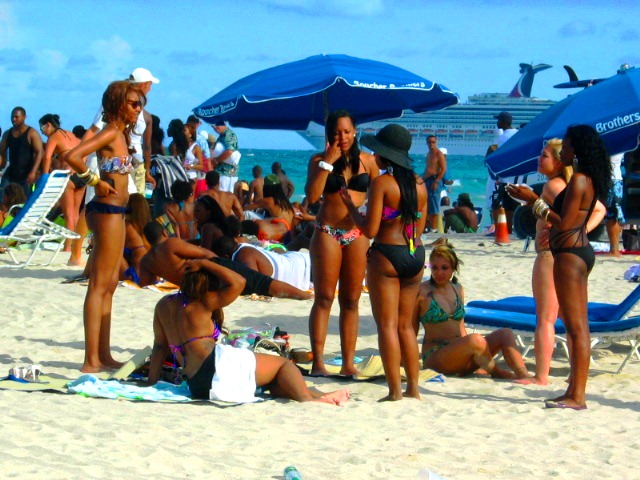 Group of Beautiful Black Girls on the Beach - Copyright © 2012 JiMmY RocKeR PhoToGRaPhY