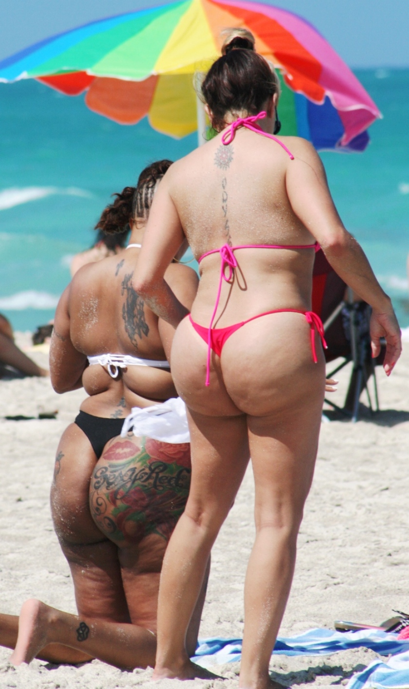 Bbw string bikini